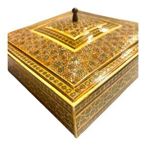 Vintage Intricate Micro Mosaic Lidded Box Velvet Lining Inlaid Marquetry